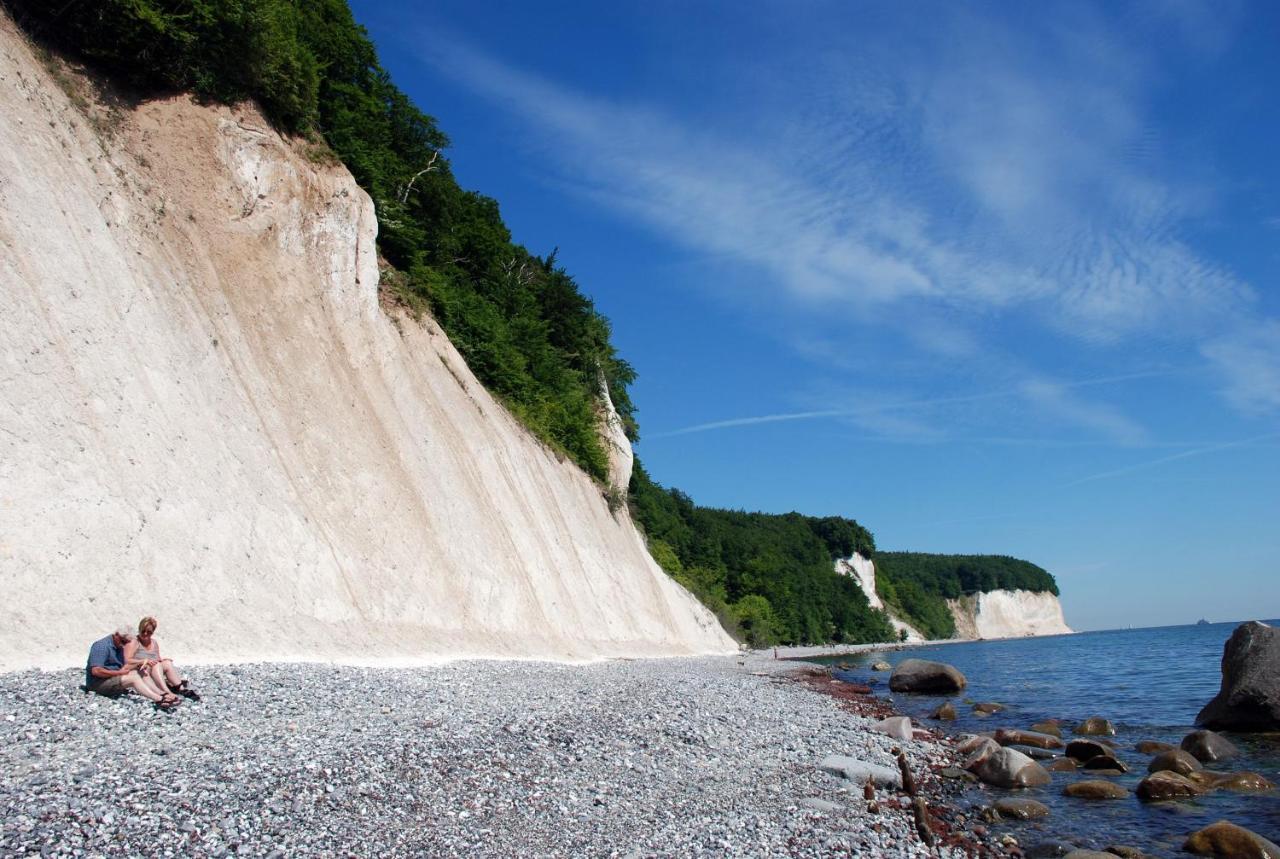 Schoene Ferienwohnungen Mit Kamin Im Ostseebad Sellin Esterno foto